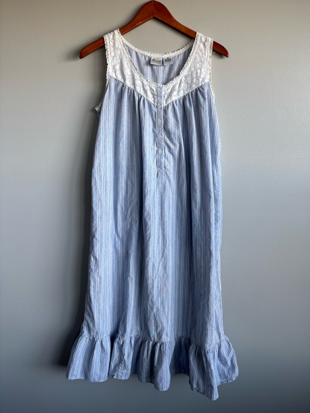 VTG Maryann’s Boutique White Lace Blue Stripe Ruffle Sleeveless Nightgown Medium